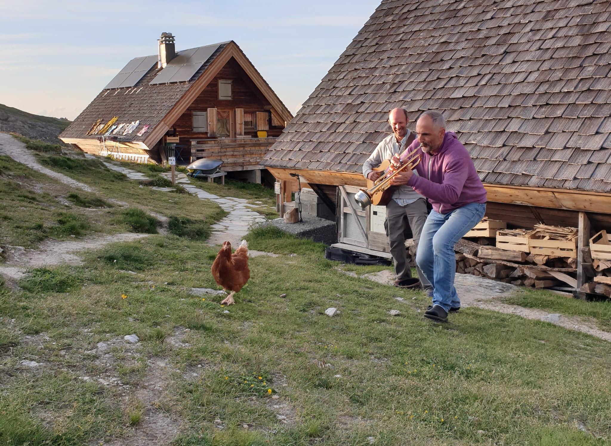 OUVERTURE EN FANFARE